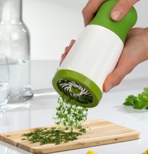 Fresh herbs and spices grinder